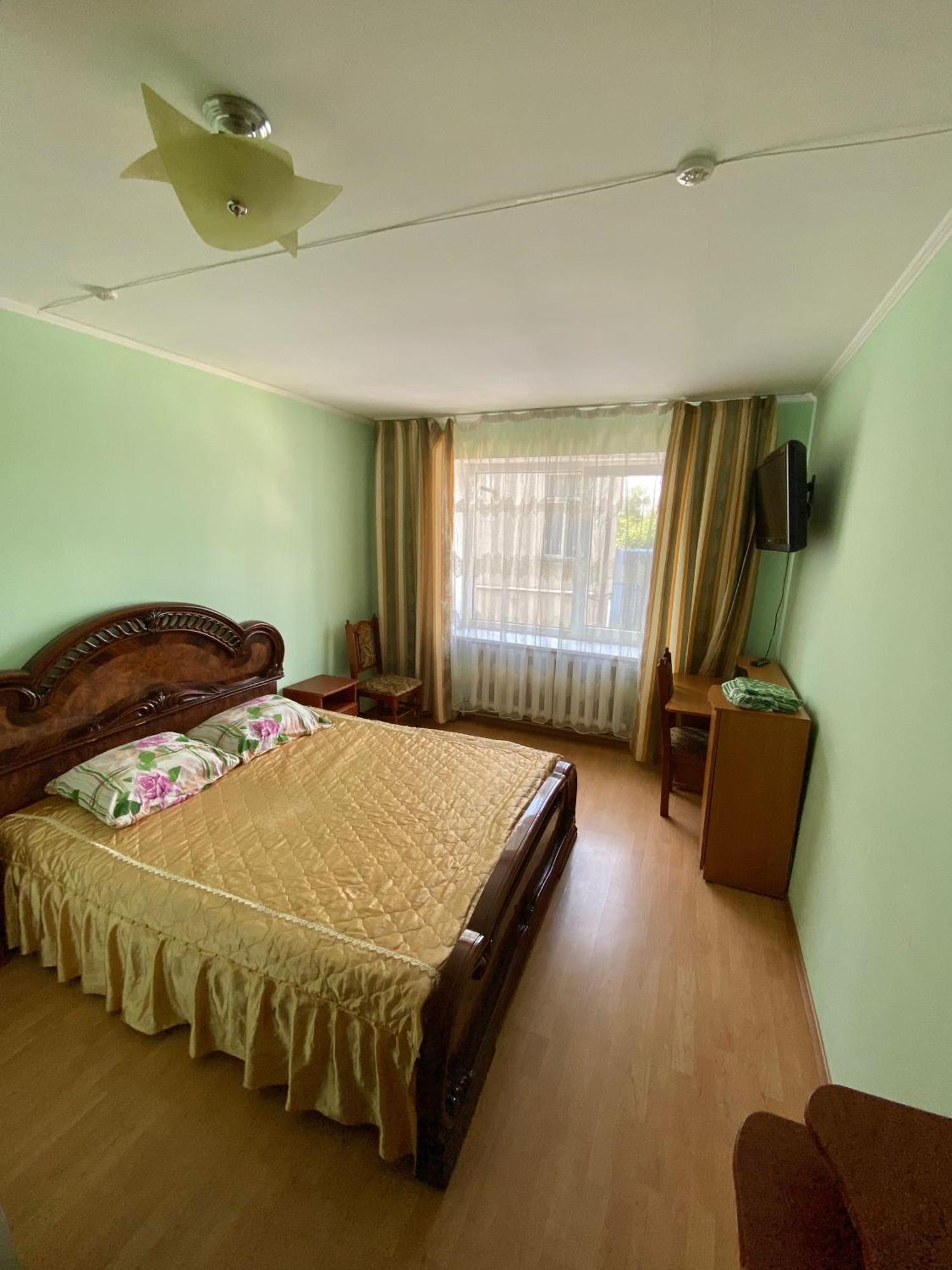 Hotel Удеч à Zhidachov Extérieur photo