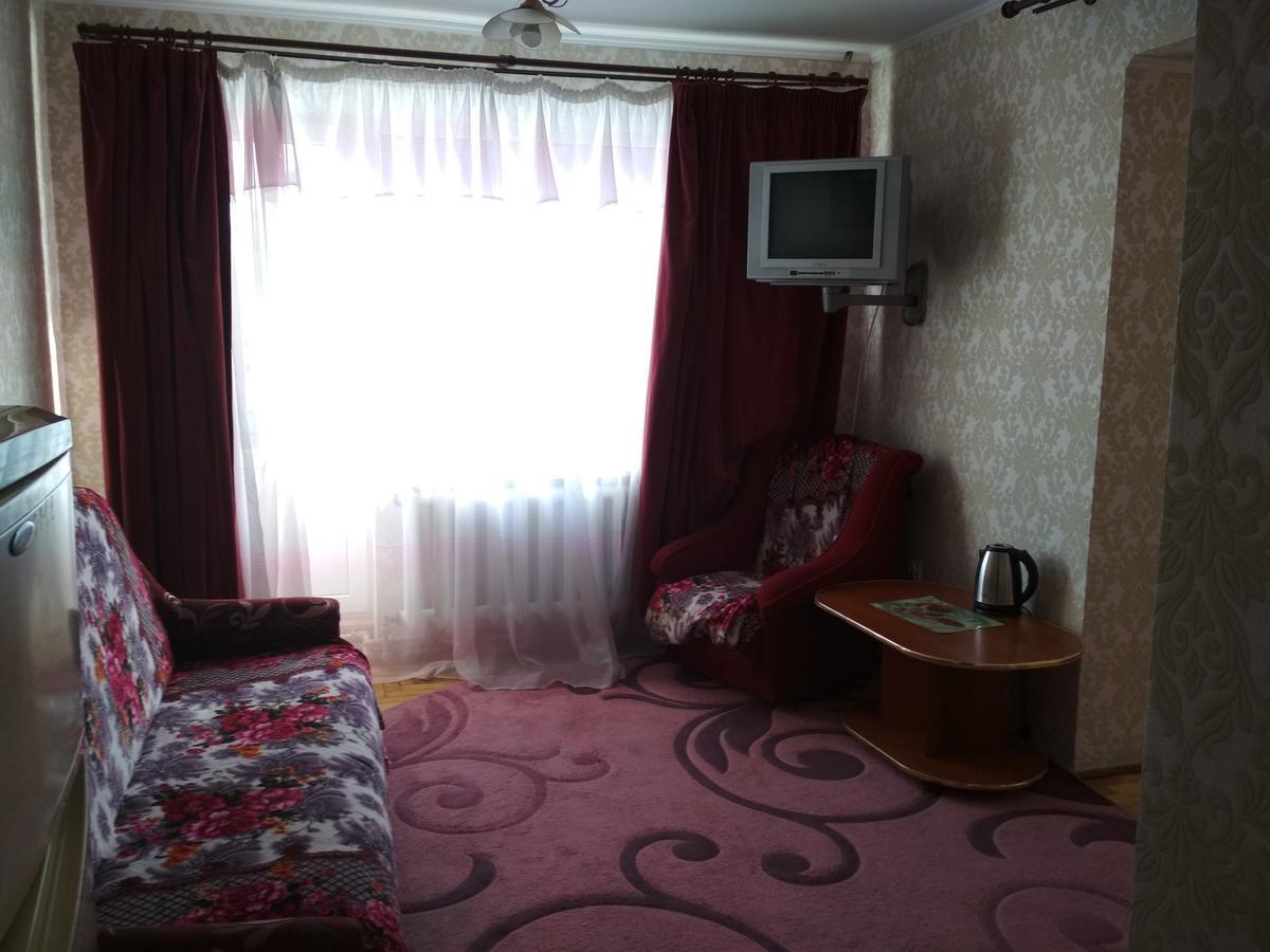 Hotel Удеч à Zhidachov Extérieur photo